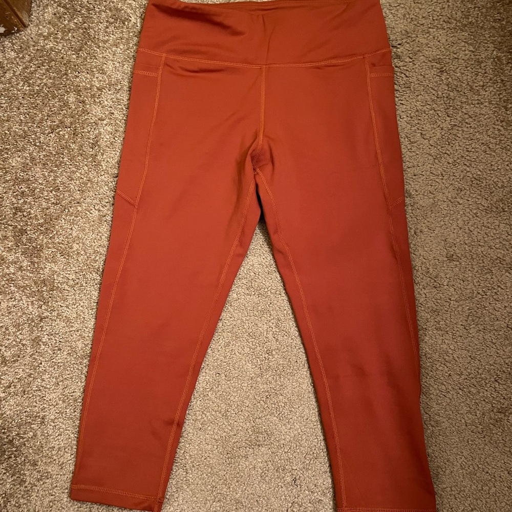 Senita Capris NWT